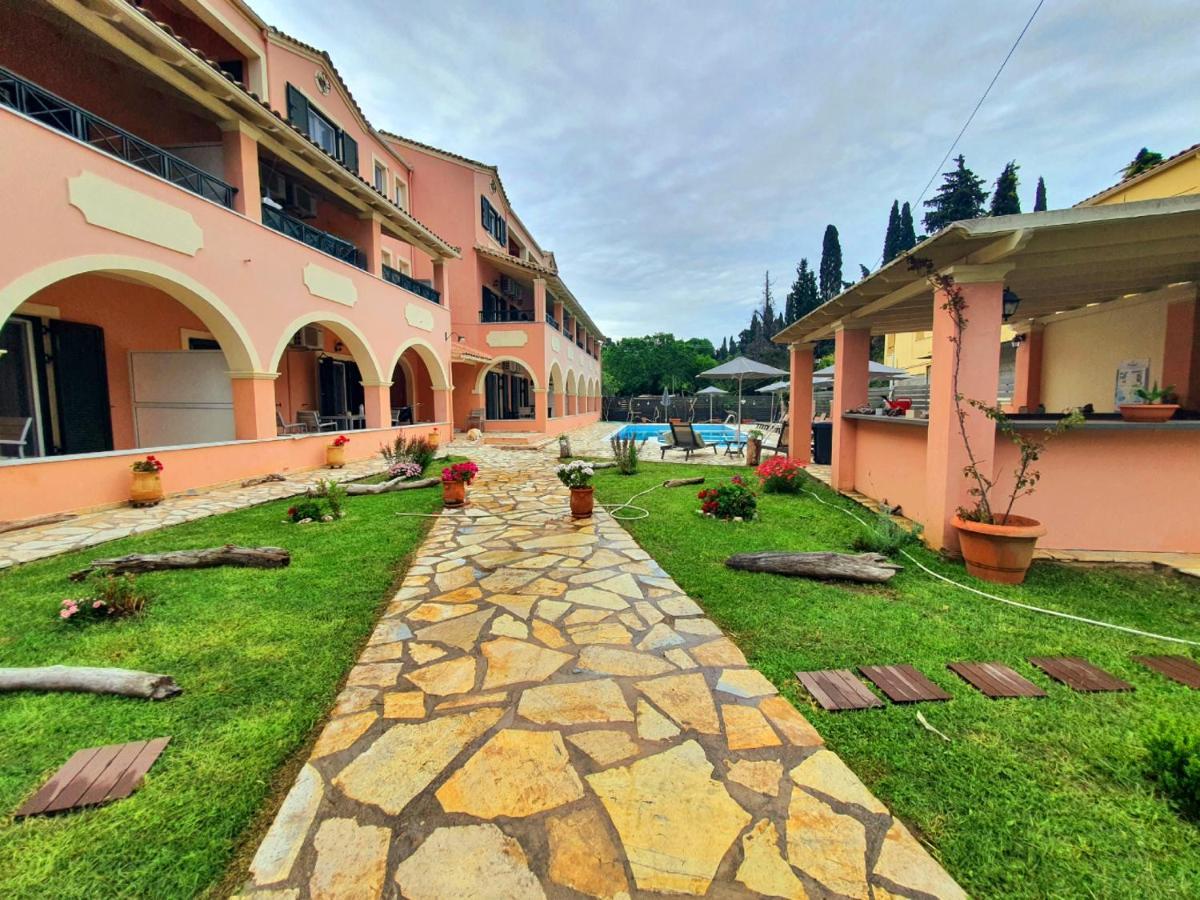 Bella De Lux Apts Ipsos Exterior photo